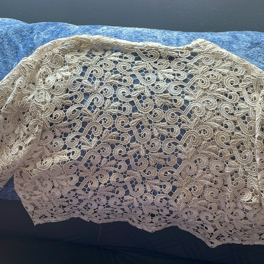 Marina Lace Ivory and Gold long sleeve bolero jacket - Picture 5 of 7